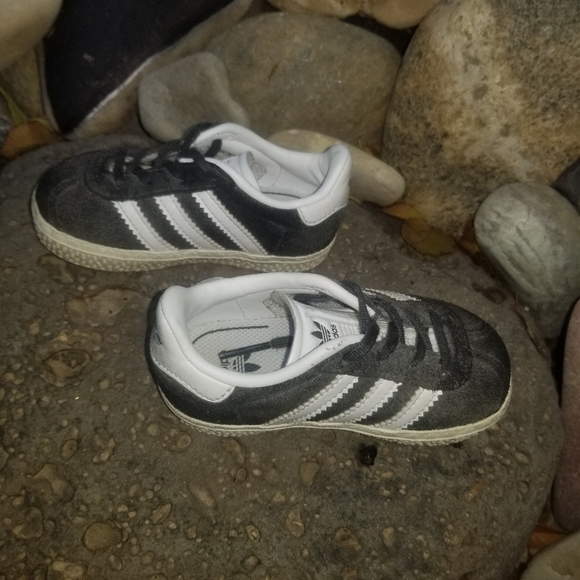 Adidas Gazelle suede sneaker for toddler - Picture 3 of 9